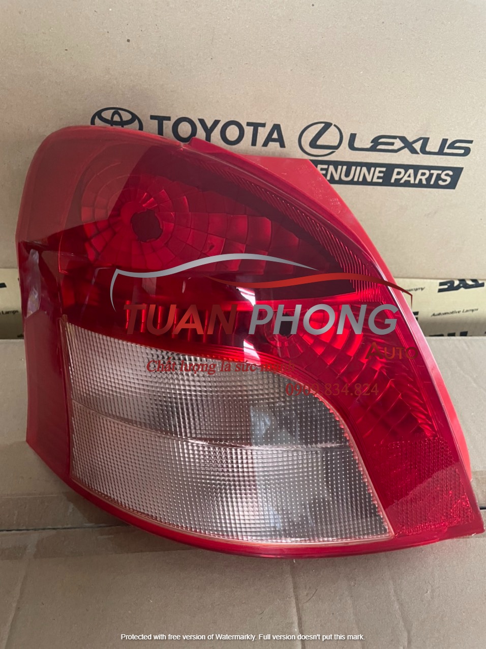 Đèn Hậu(lái) TOYOTA  YARIS